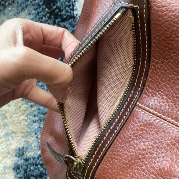 Dooney and Bourke Vintage Two Tone Brown Leather Shoulder Handbag - Picture 6 of 17
